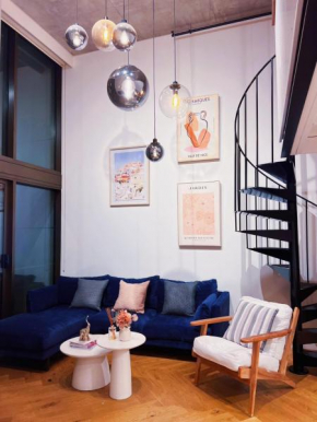 Luxury Docklands Loft 2B1B River view & Free parking